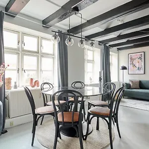 Unique 2 Bedroom Duplex W Exposed Beams In Cph Kopenhagen